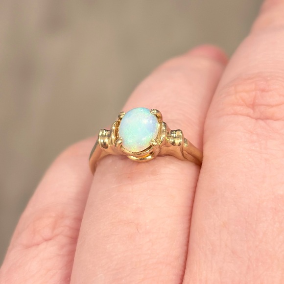 Vintage 10K Gold Opal Ring: White & Blue Solitaire, Size 6.5 - Picture 5 of 11